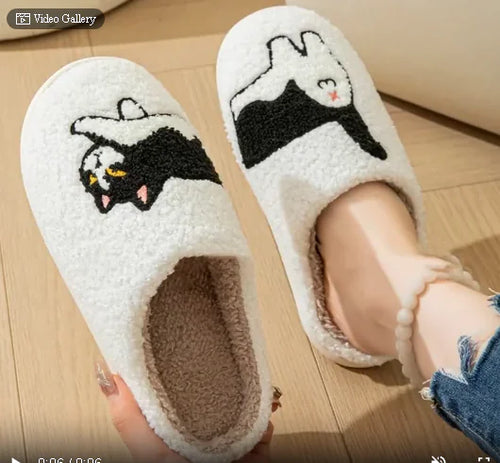 Chinelos de Casa Felpudos — Padrão Gato Bordado